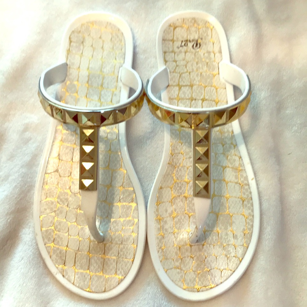 Resort sandals